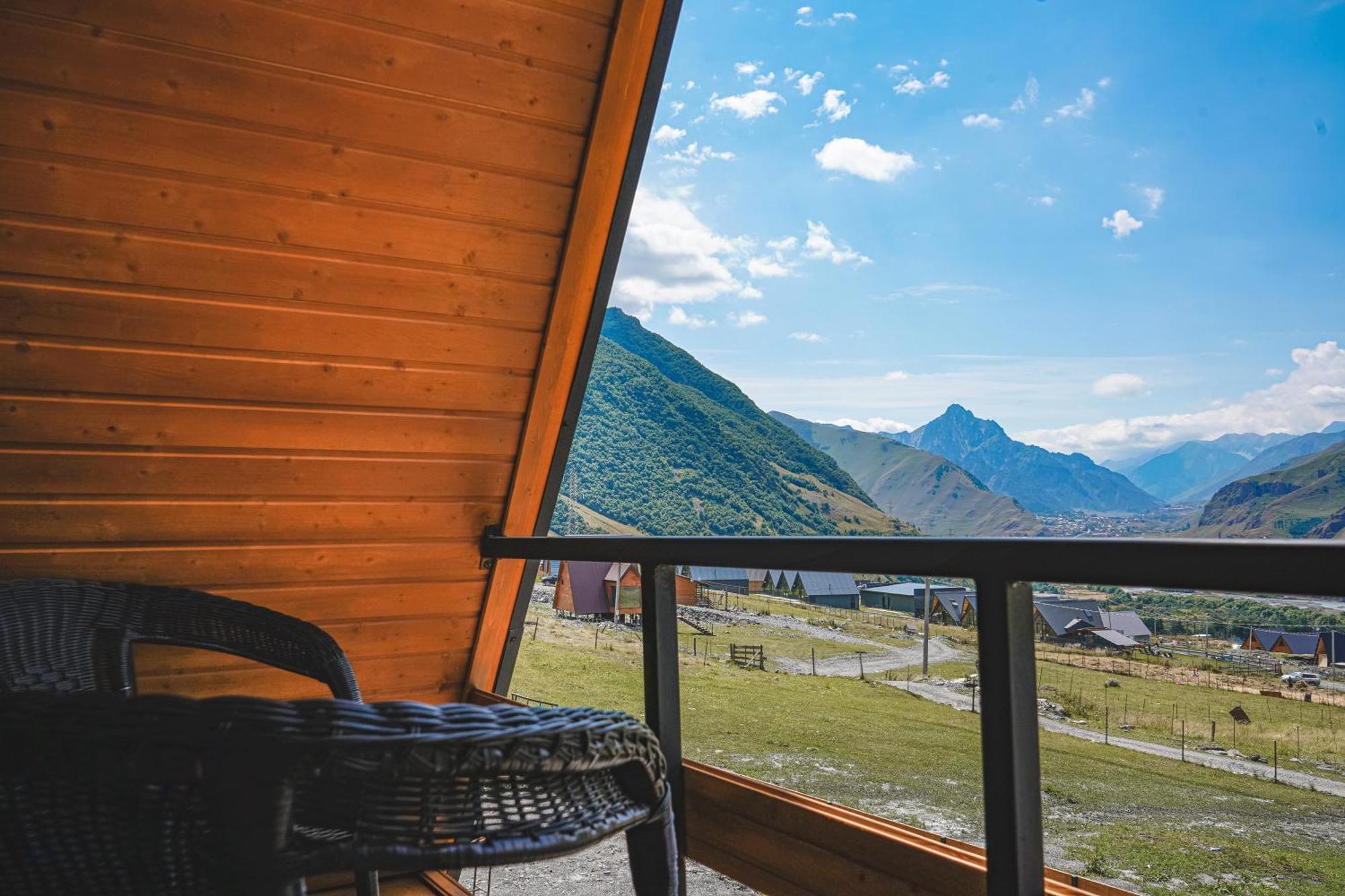 Lonely Mountain Villa Kazbegi Eksteriør billede