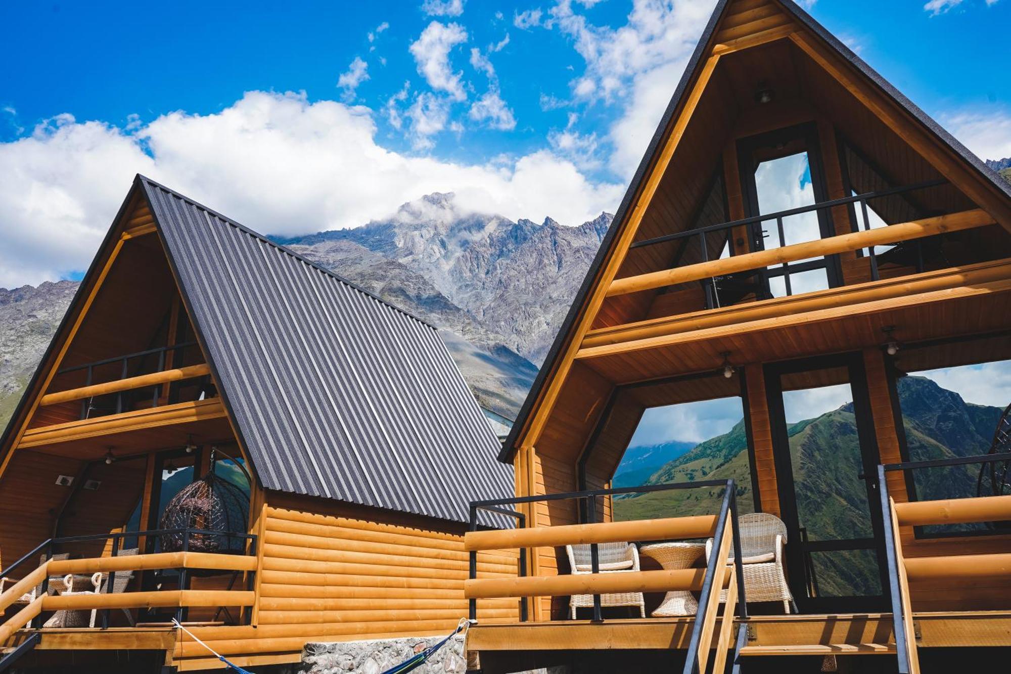 Lonely Mountain Villa Kazbegi Eksteriør billede